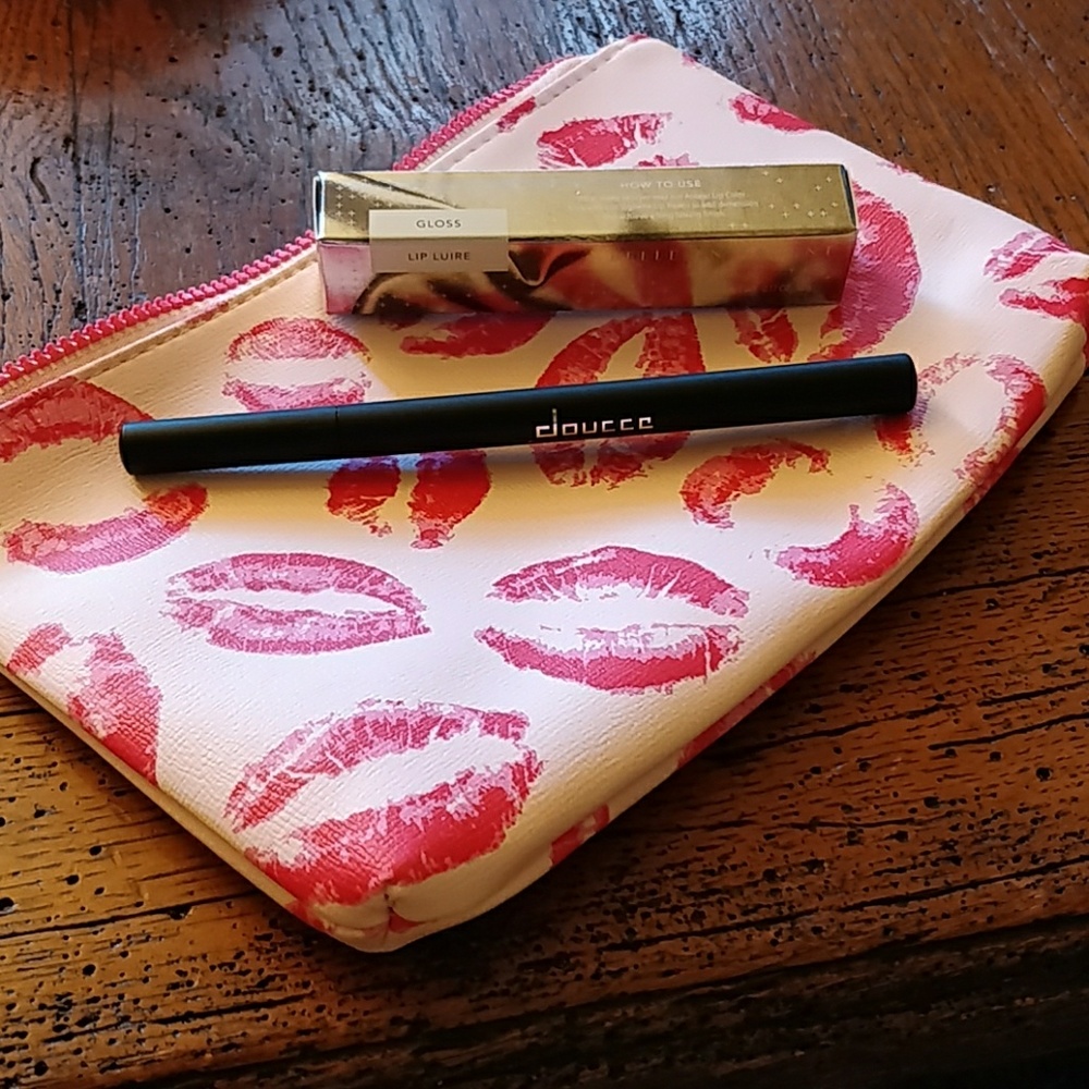 Makeup bundle